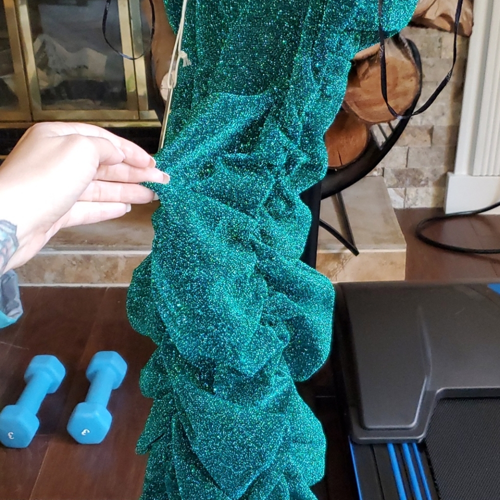 Dress - Picture 6 of 9